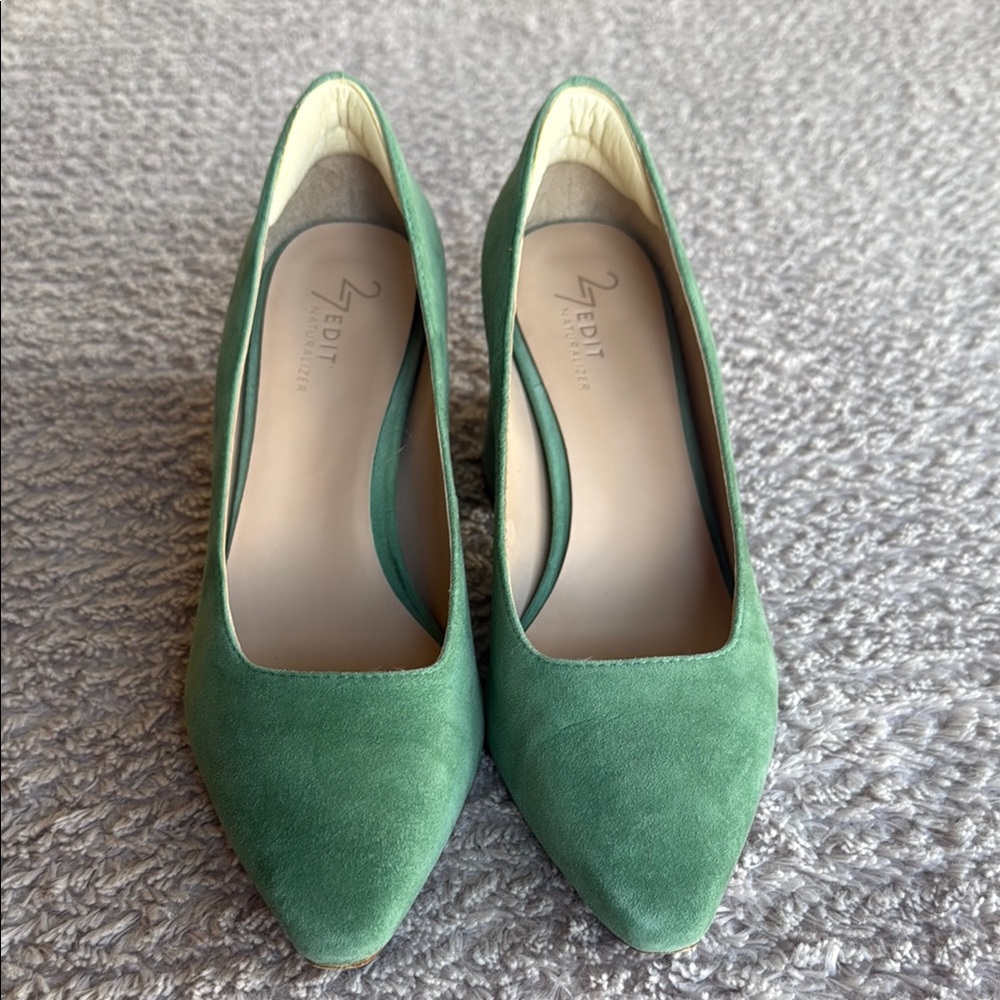Block heel pumps